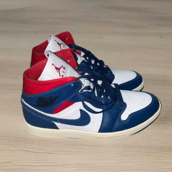 Wmns Jordans Size 10.5/Mens 9 Sneakers - French Blue, Red, and White - Picture 1 of 6